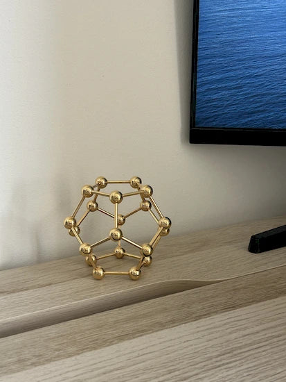 Le dodécaèdre : un outil ancestral pour le bien-être et la concentration